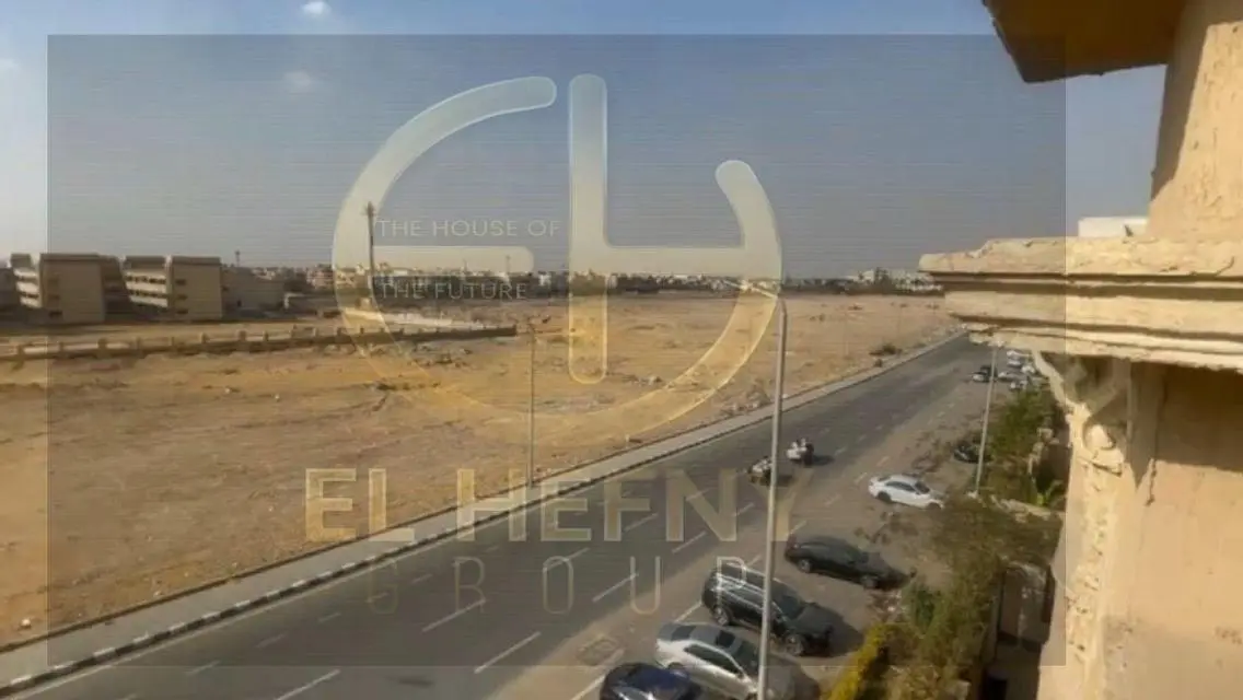 شقة رائعة بمساحة 208 متر تطل على معلم رئيسي