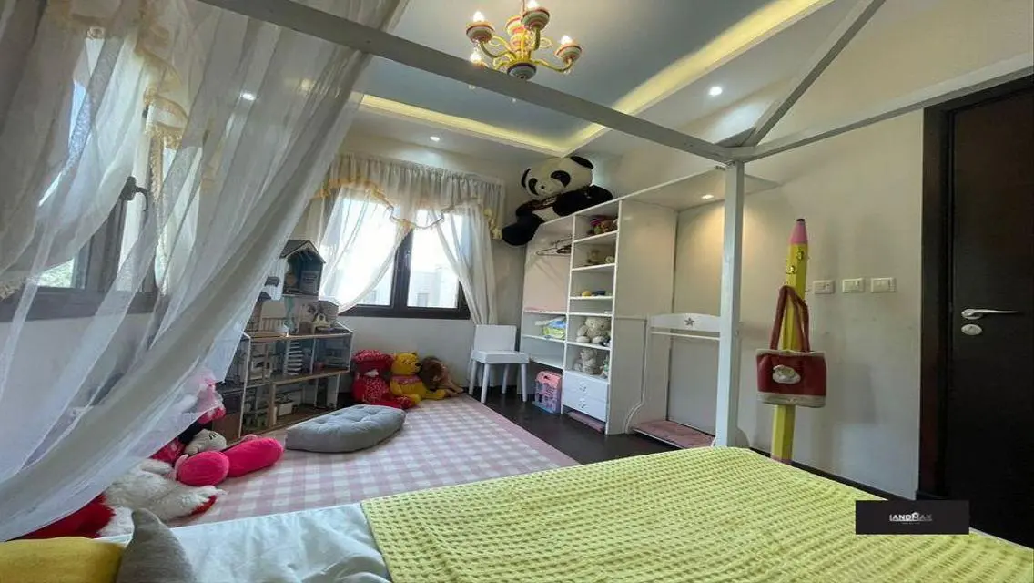 Stunning 3 Bedroom Apartment for Sale, 3000 Sqm