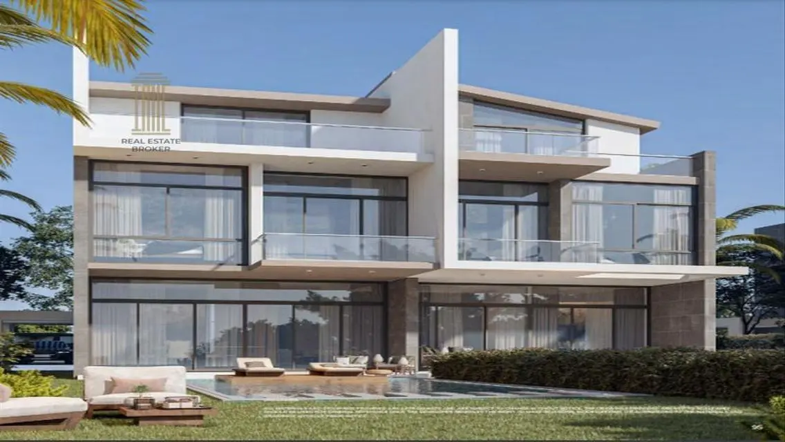 Stunning Mansion in the Heart of the City!