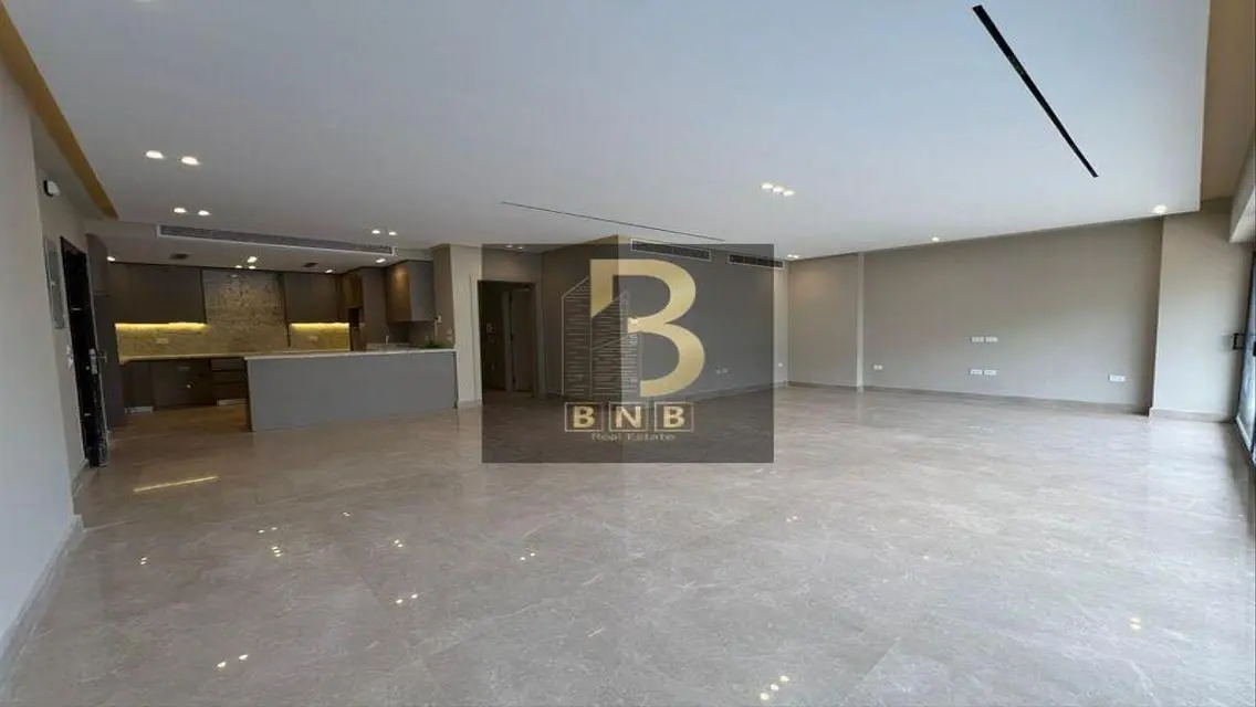 Luxury Apartment with Private Garden and Pool