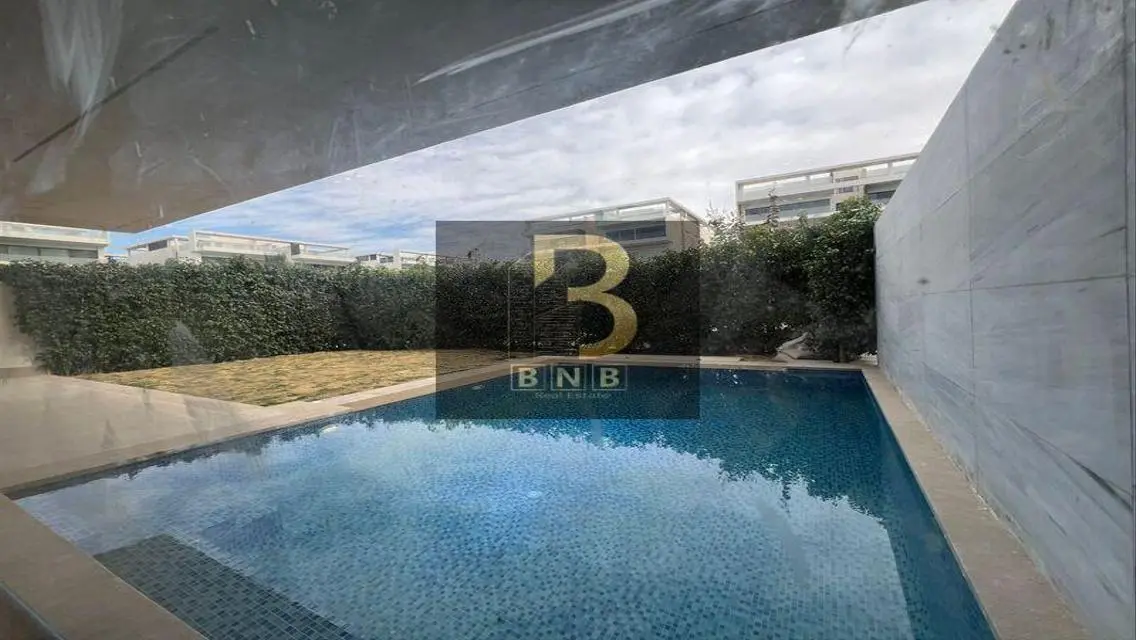 Luxury Apartment with Private Garden and Pool