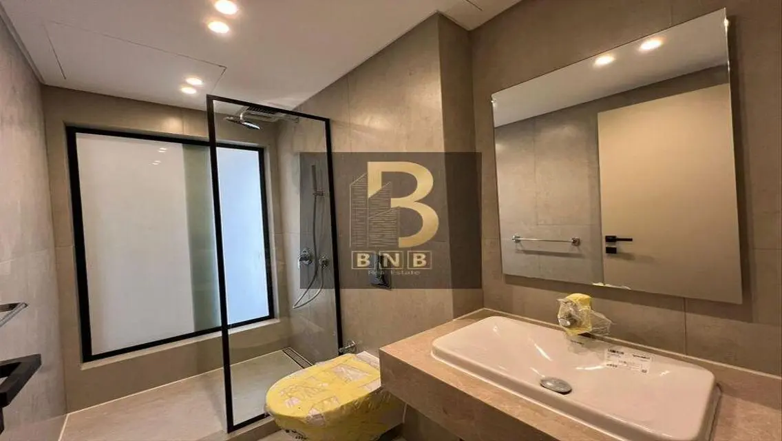 Luxury Apartment with Private Garden and Pool