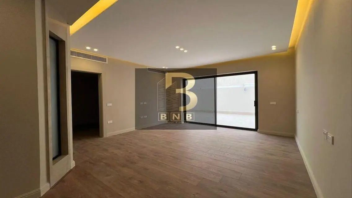 Luxury Apartment with Private Garden and Pool