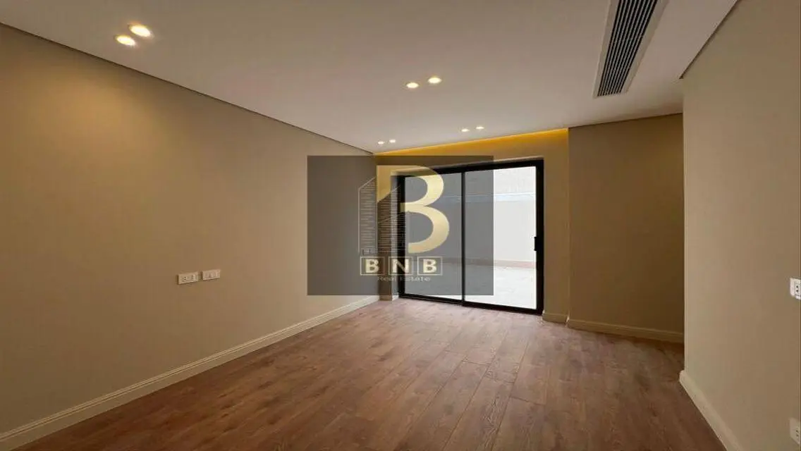 Luxury Apartment with Private Garden and Pool