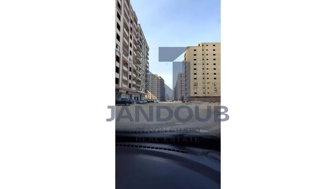 شقة فاخرة للبيع بإطلالة مميزة