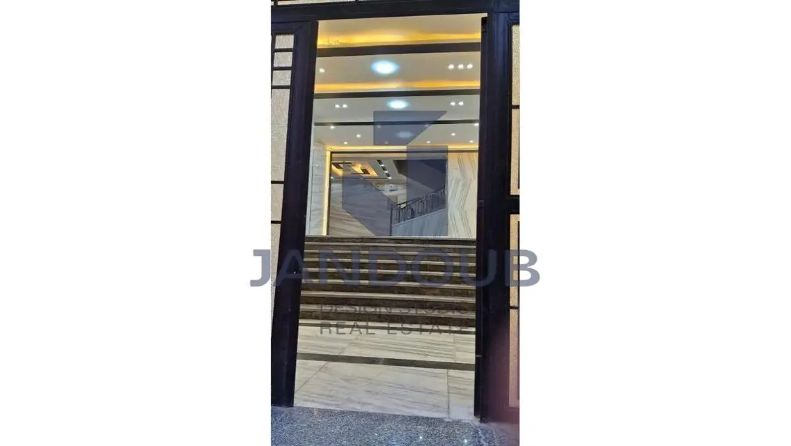 شقة فاخرة للبيع بإطلالة مميزة