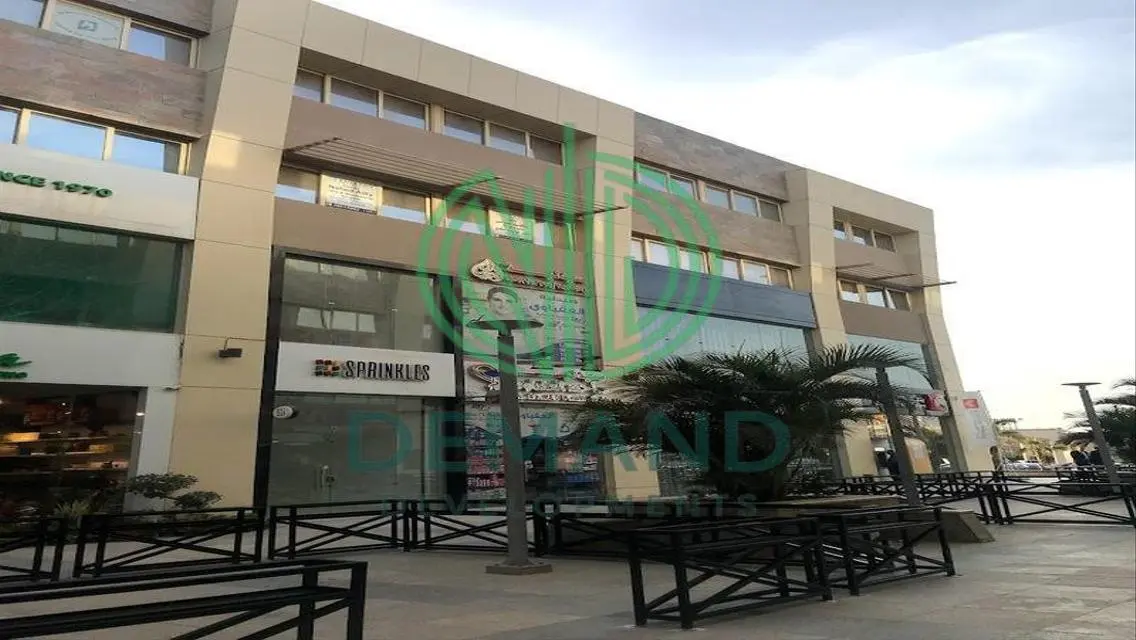 شقة رائعة بمساحة مميزة في قلب المدينة
