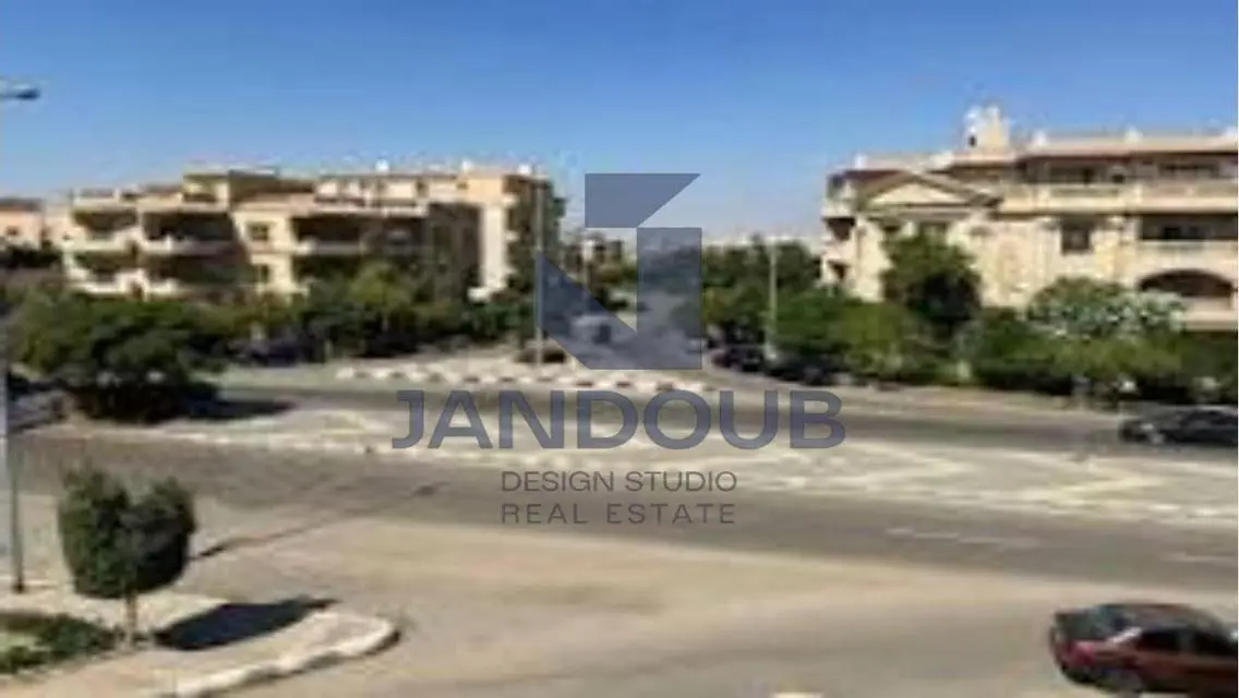 Luxury 3-Bedroom Apartment with Private Garden