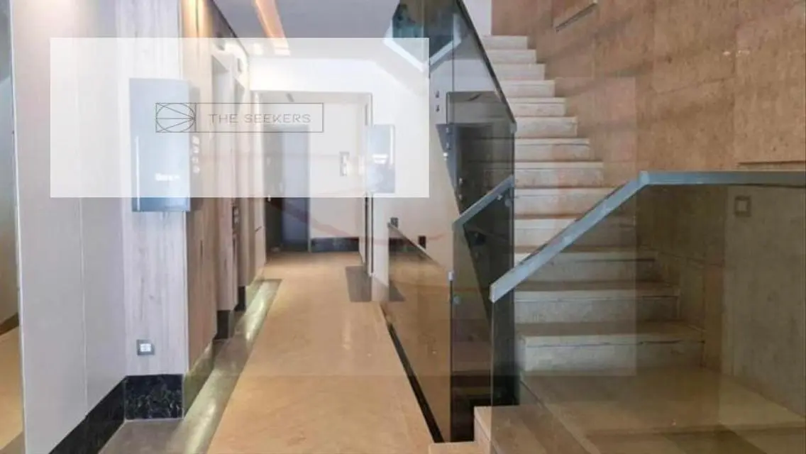 Stunning Villa with Lake View - Luxurious Amenities