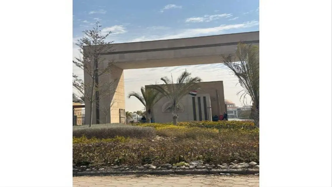 شقة مذهلة للبيع مع شرفة وحديقة خاصة