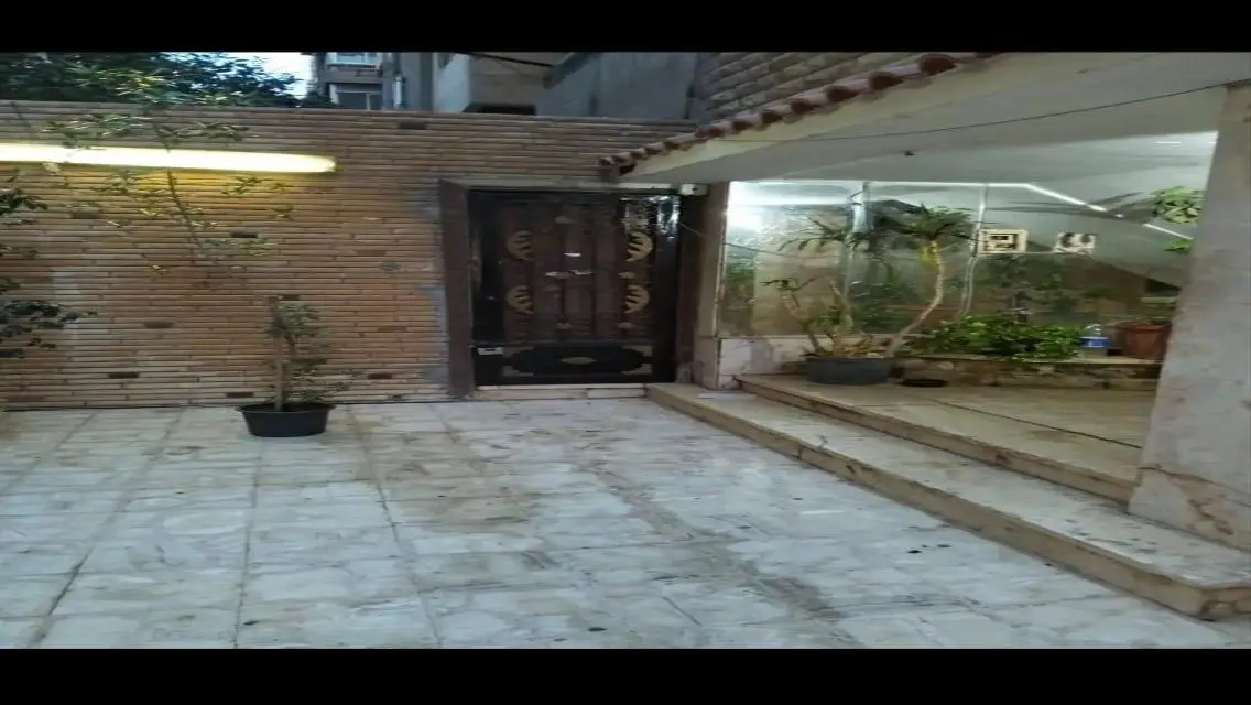 شقة فاخرة بمساحة واسعة للبيع