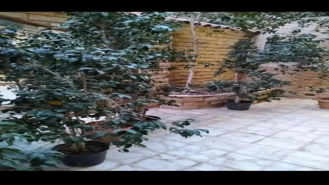 شقة فاخرة بمساحة واسعة للبيع