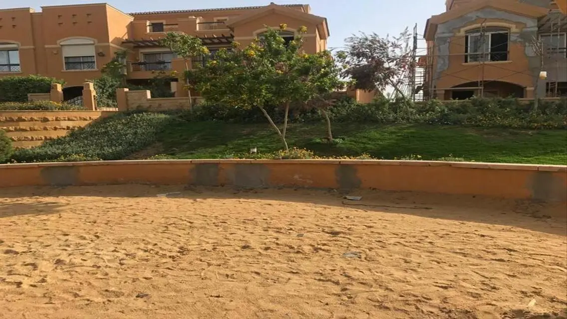 فيلا فاخرة بحمام سباحة وإطلالة مميزة