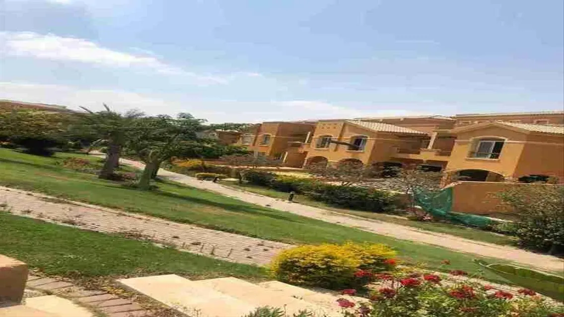 فيلا فاخرة بحمام سباحة وإطلالة مميزة
