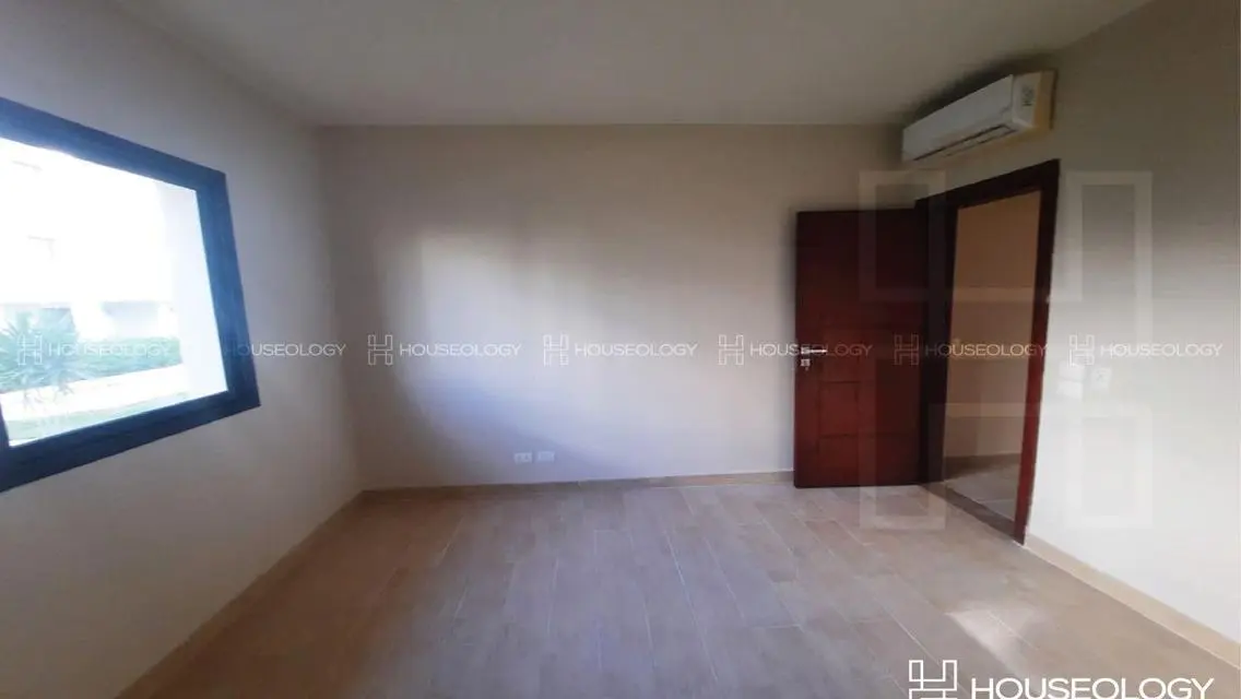 Luxury Villa with Stunning Views for Sale -2031-