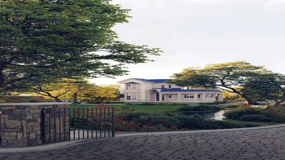 Luxury Mountain-View Apartment in Kingsway