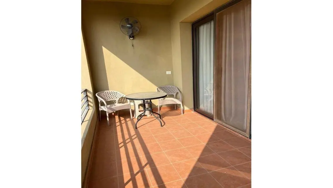 Luxurious Apartment with Great Amenities in Prime Location
