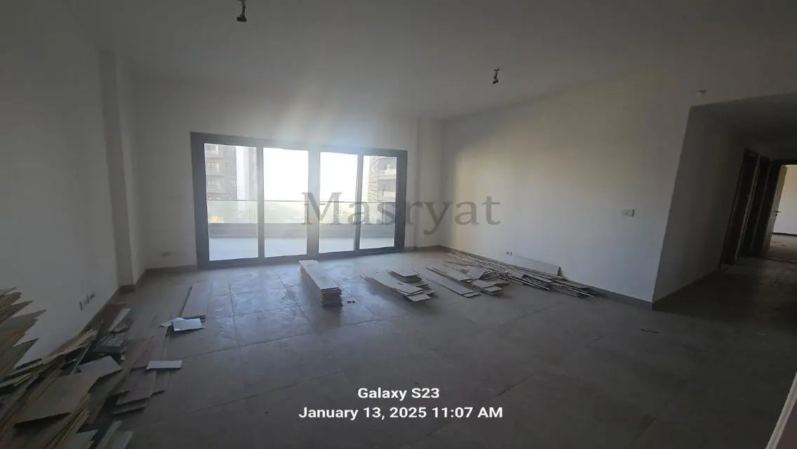 Luxury Apartment of 133 sqm Overlooking Lakes