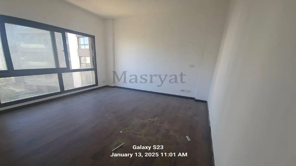 Luxury Apartment of 133 sqm Overlooking Lakes