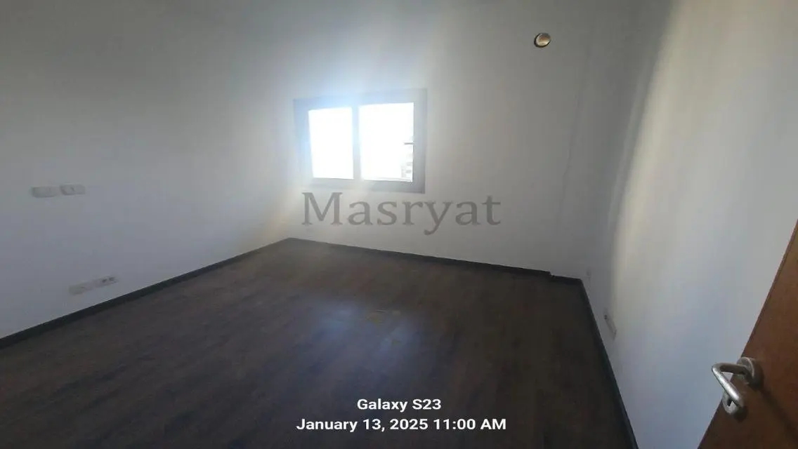 Luxury Apartment of 133 sqm Overlooking Lakes