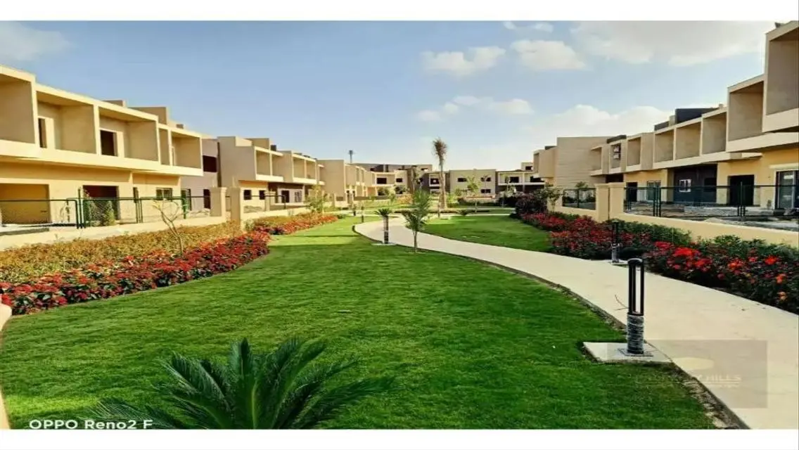 Luxury Villa for Sale at Swan Lake with Amazing Amenities