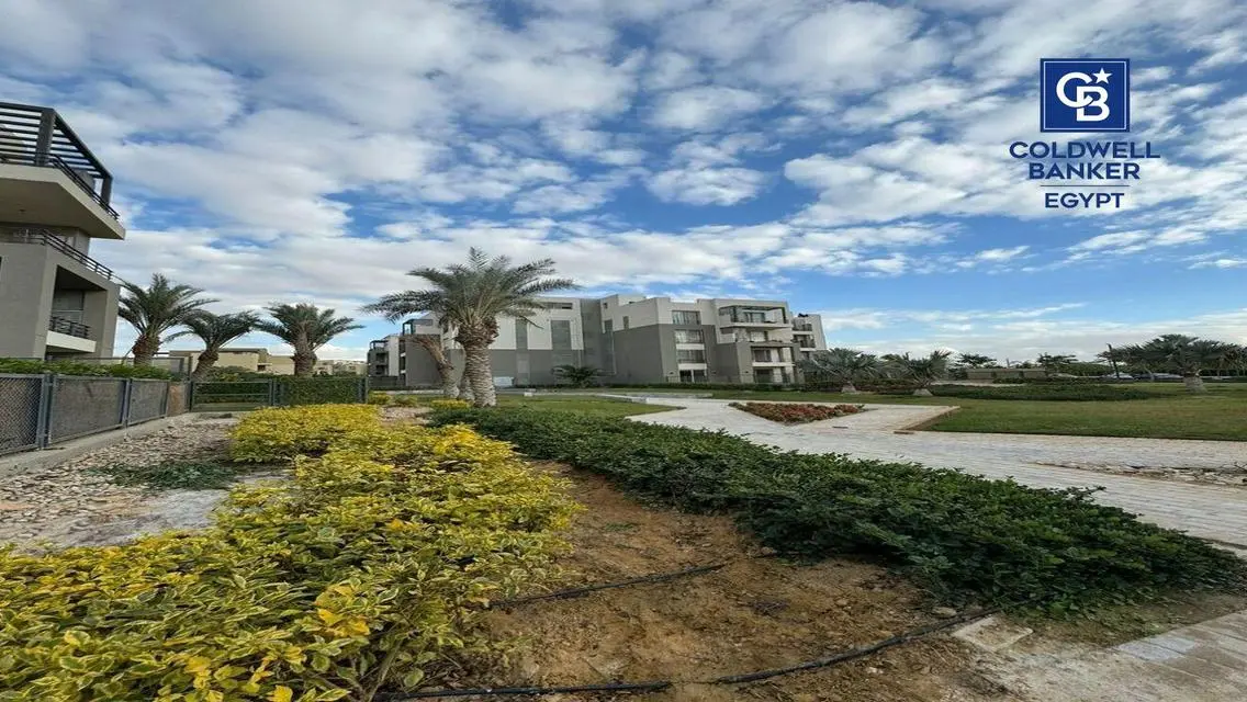 Luxury Villa for Sale - 7 Bedrooms and 5 Bathrooms