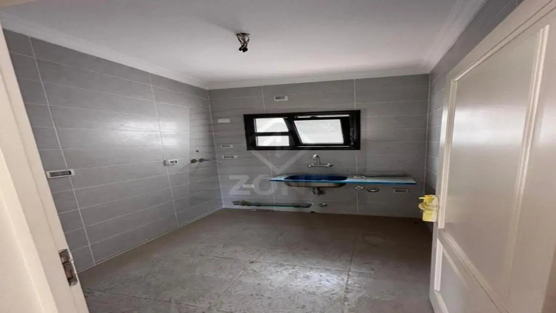 Luxury Apartment for Sale in B8