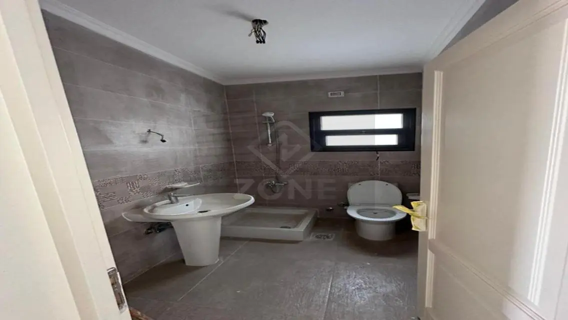 Luxury Apartment for Sale in B8