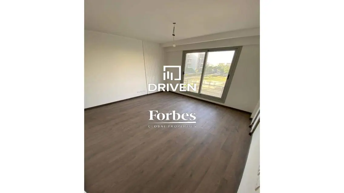 Luxury Apartment for Sale with Spacious Living in the Heart of the City