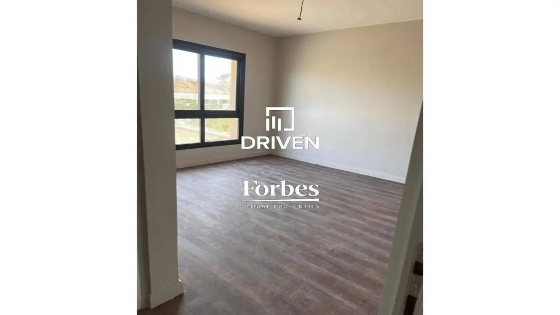 Luxury Apartment for Sale with Spacious Living in the Heart of the City