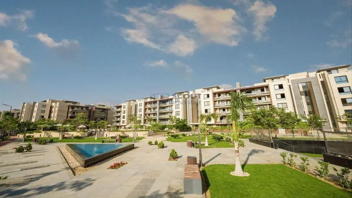 Luxury Apartment with Stunning Lake View