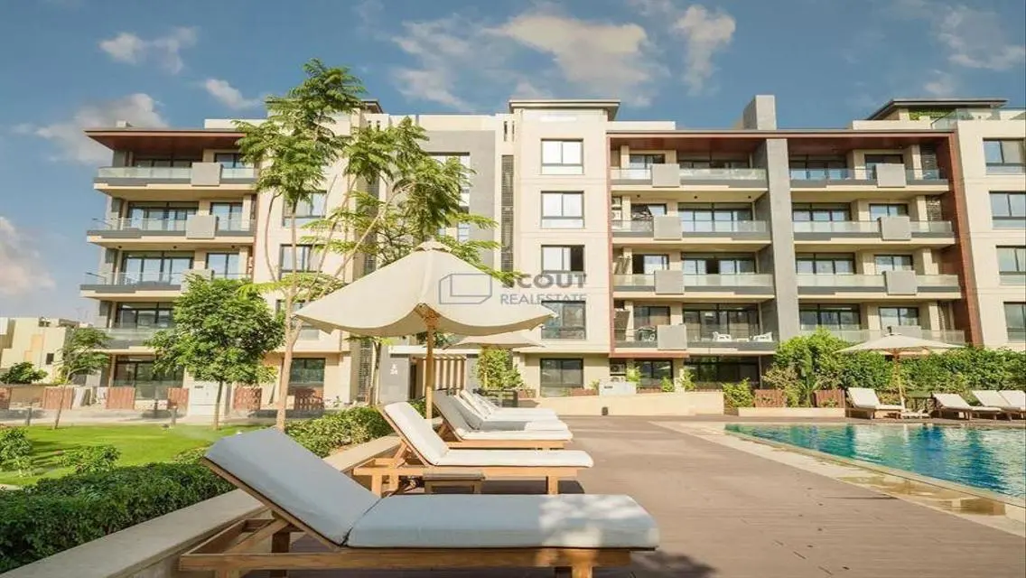 Luxury Apartment with Stunning Lake View