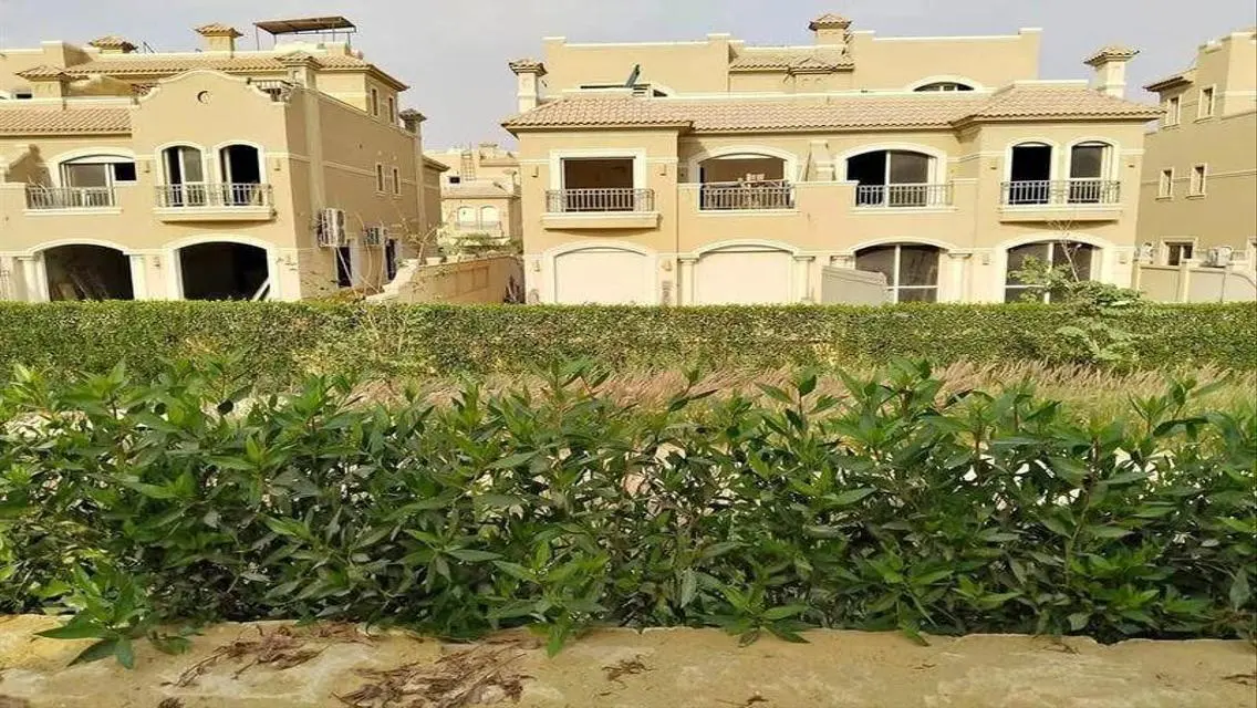 Luxury Villa for Sale with Expansive Space