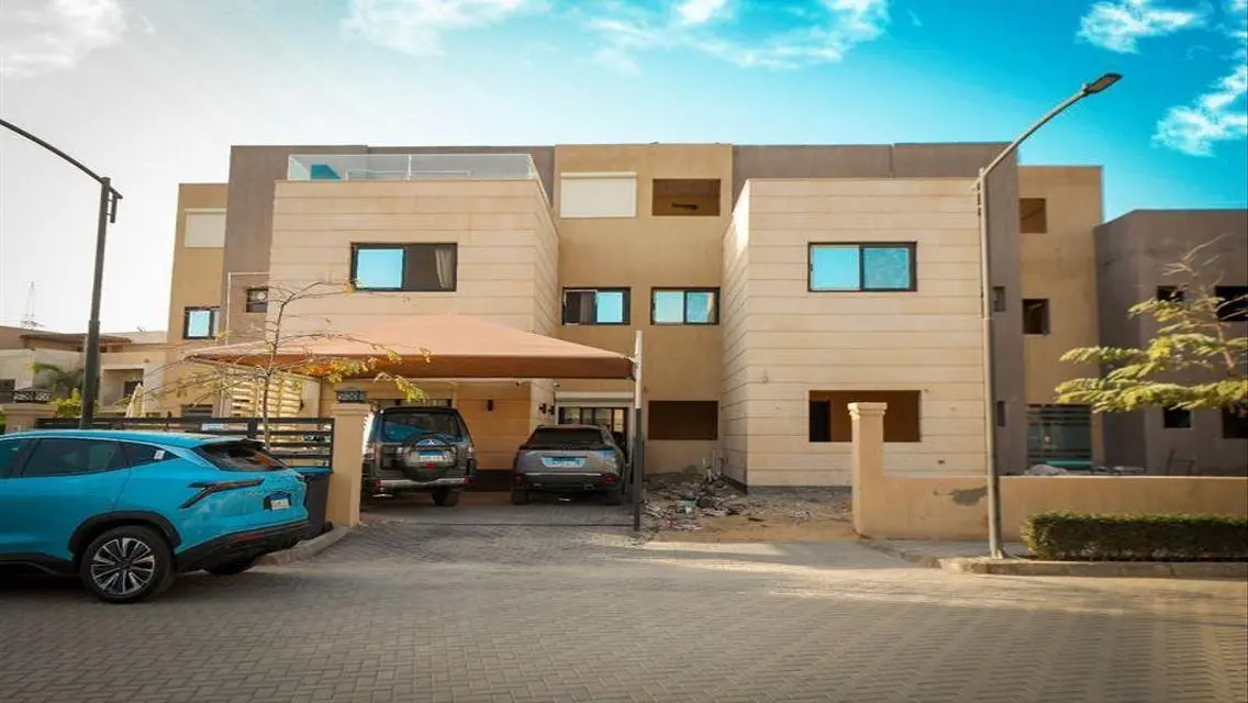 Luxury Villa for Sale with Expansive Space