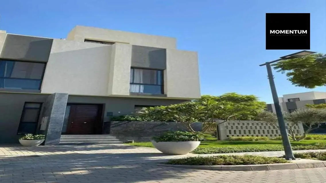 Luxurious Apartment with Security and Balcony in a Prime Location