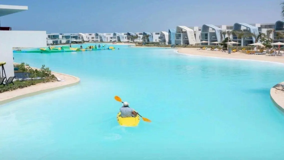 Luxurious Apartment With Stunning Views and Amenities