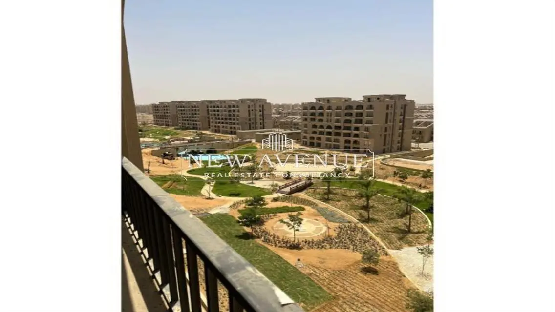 شقة فاخرة للبيع بمساحة 25276 متر في قلب المدينة