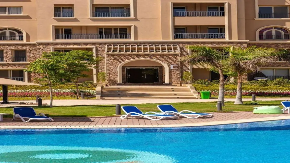 Stunning Apartment in 90 Avenue Compound