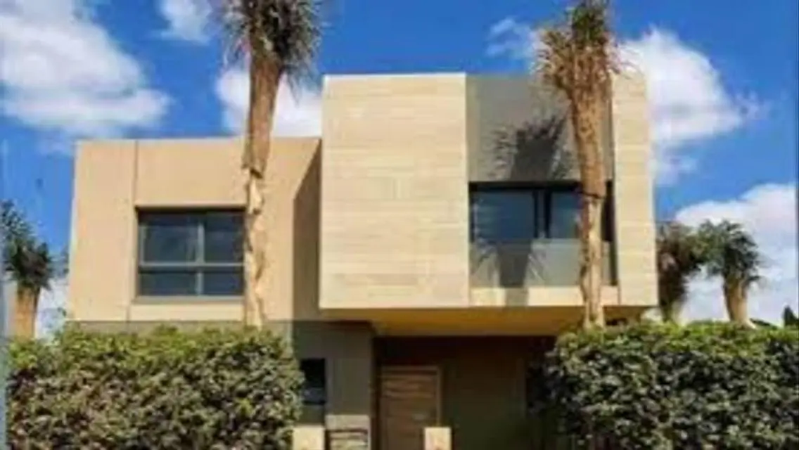 Luxurious 5-Bedroom Apartment with Balcony and Shared Pool