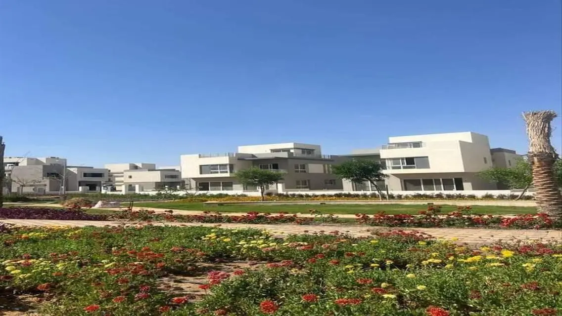 Luxurious Villa with Stunning Views and Comprehensive Amenities