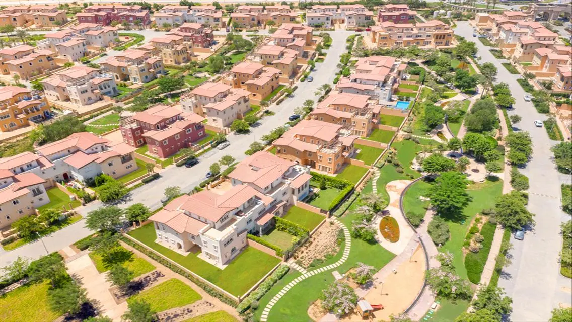 Luxurious Villa with Stunning Views and Comprehensive Amenities