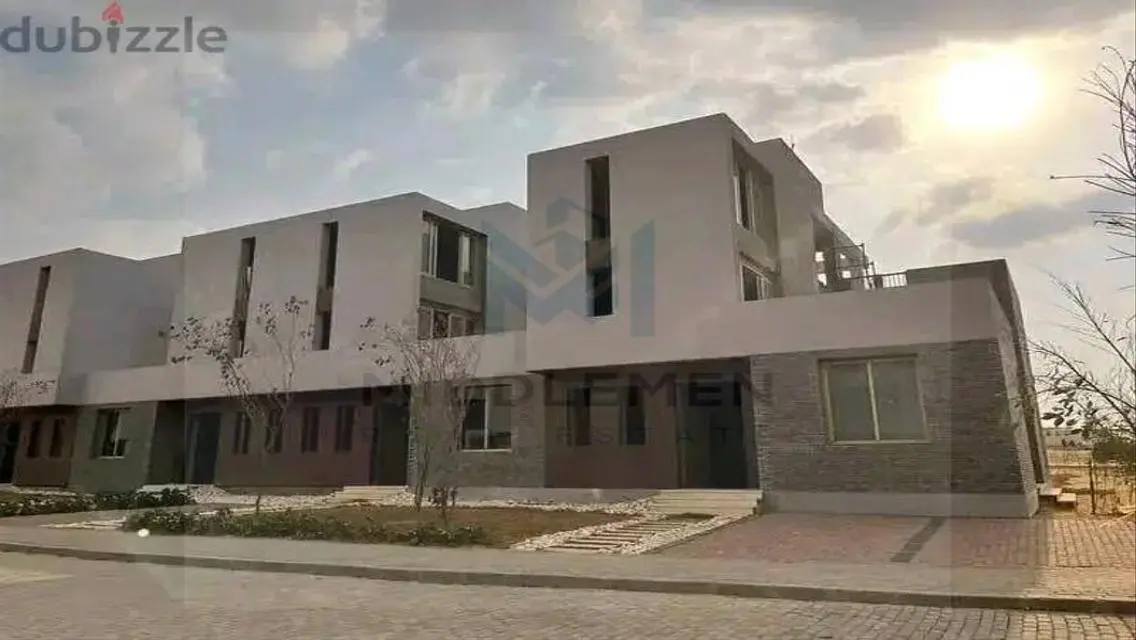 فيلا مميزة في كومبوند أوديسيا صبور