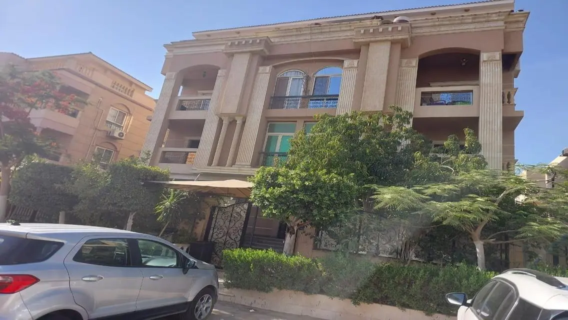 Modern 3-Bedroom Apartment with Central Air Conditioning