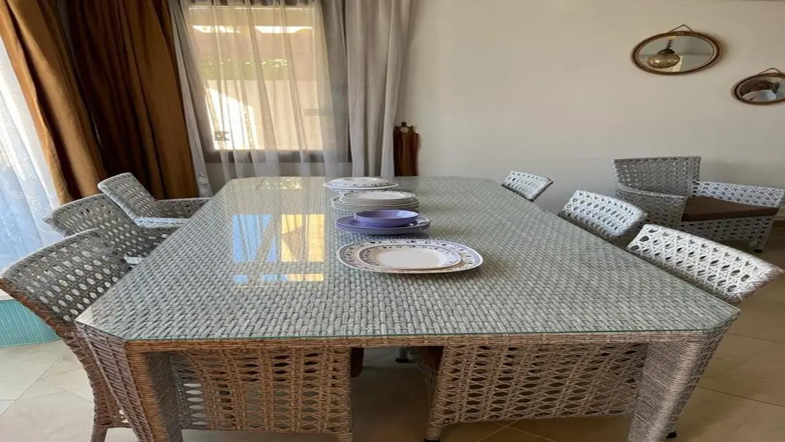 شقة فاخرة بمساحة واسعة مع حارس أمن