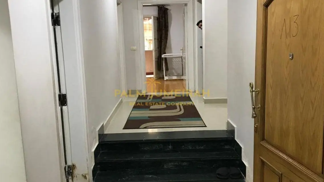شقة مميزة في نخلة الجميرة للبيع