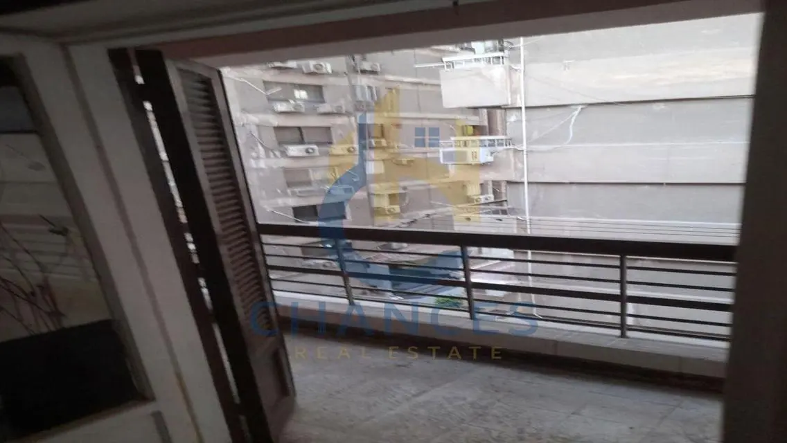 فرصة لا تفوت في شقة رائعة بشرفة