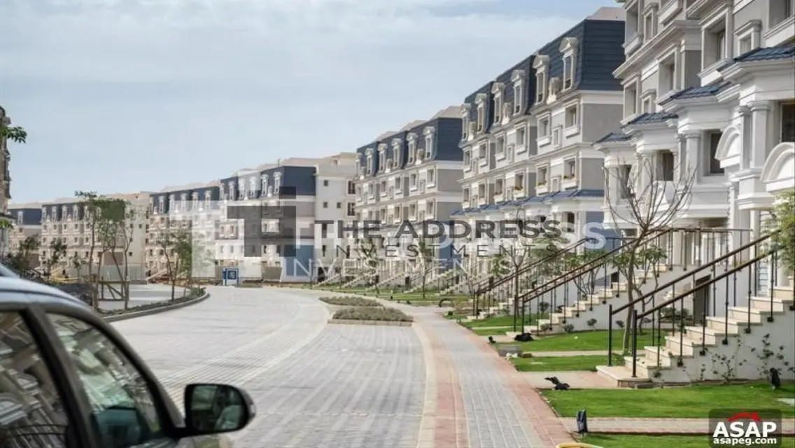 فيلا فاخرة مطلة على معلم رئيسي