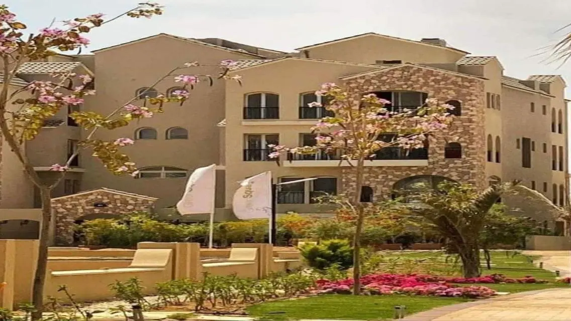 Luxury Apartment with Spacious Area and Security Guard