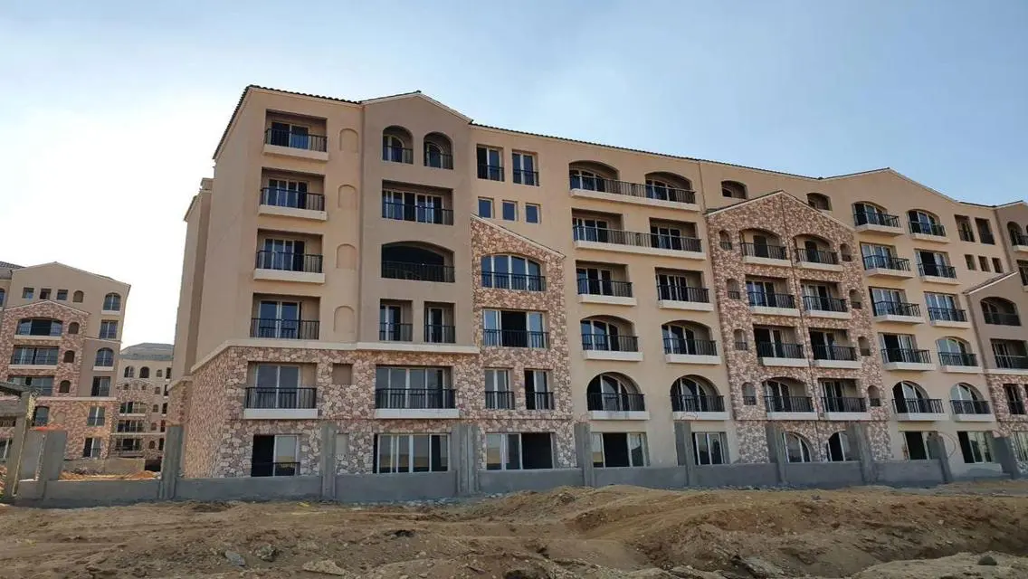 Luxury Apartment with Spacious Area and Security Guard