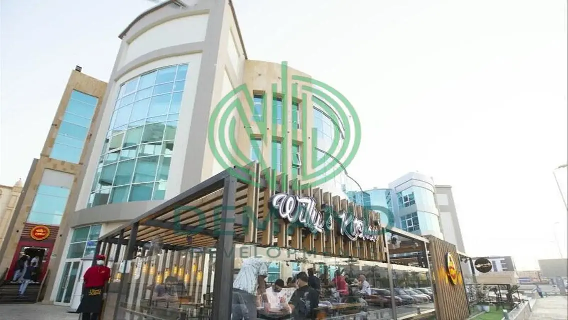 مساحة مفتوحة للإيجار بمساحة 92 متر